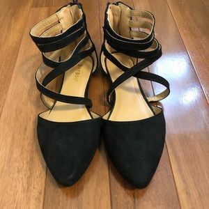 Black straps closed toe sandals